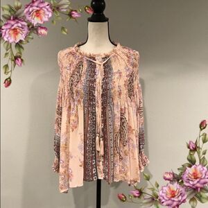 MAKE AN OFFER ;) Gorgeous loose fit blouses